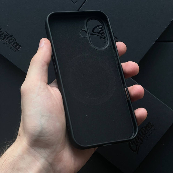 Чехол для iPhone 16 матовый силикон с MagSafe 