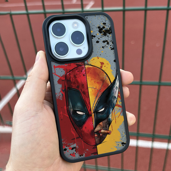 Чехол для iPhone 15 Дедпул Росомаха