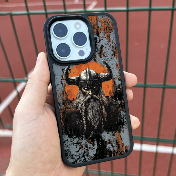 Чехол для iPhone 15 Викинг Солнце