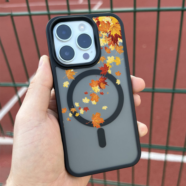 Чехол для iPhone 13  Осень