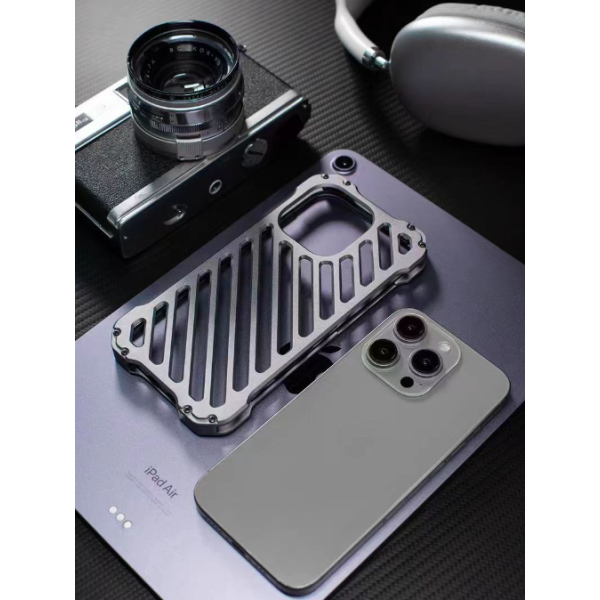 Чехол для iPhone 13 Pro Max Металлический чехол