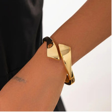 Элегантный асимметричный браслет "Грация"