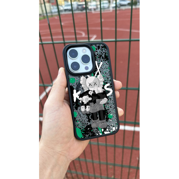 Чехол для iPhone 15 Baby Kaws