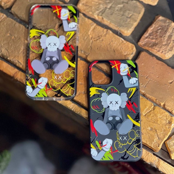 Чехол для iPhone 15 Kaws Grey