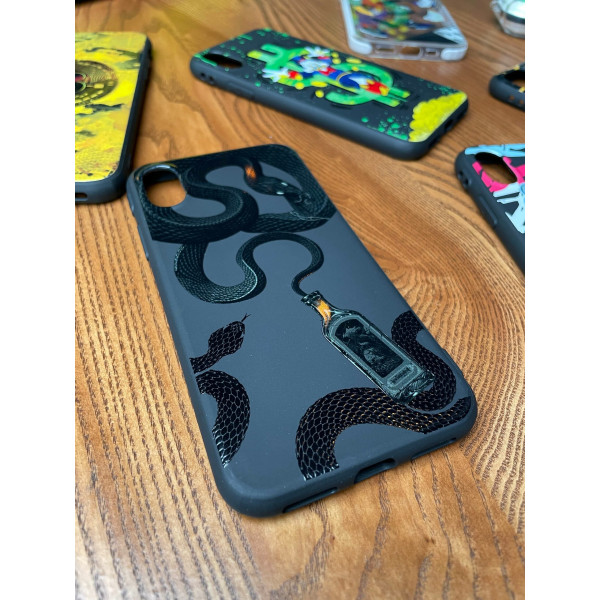 Чехол для iPhone 15 Snake Bottle