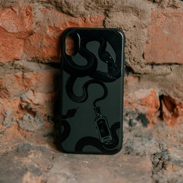 Чехол для iPhone 15 Snake Bottle