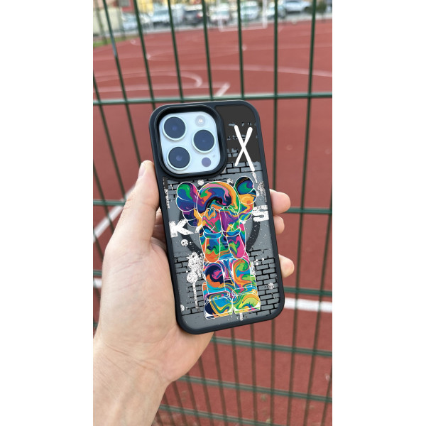 Чехол для iPhone 15 Paint Kaws