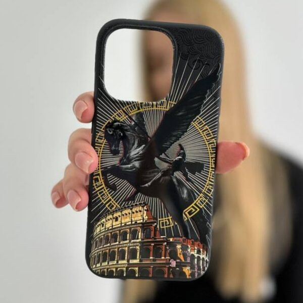 Чехол для iPhone 15 Пегас Колизей